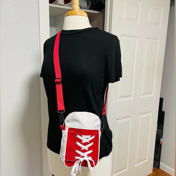 1023-Sneakers Design Canvas Crossbody Bag-Red - Picture 4 of 4